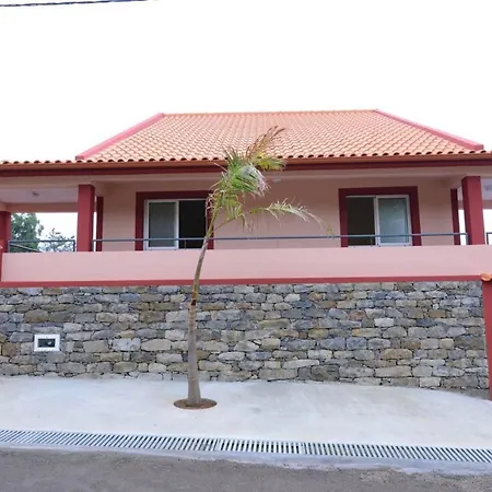 Comfortable With Shared Pool In Prazeres, 150 M² דירה *