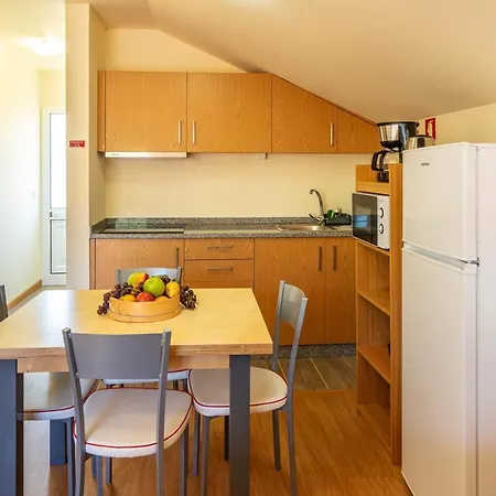 Comfortable With Shared Pool In Prazeres, 150 M² Apartamento