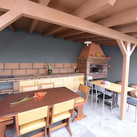 شقة Comfortable With Shared Pool In Prazeres, 150 M² Campanário