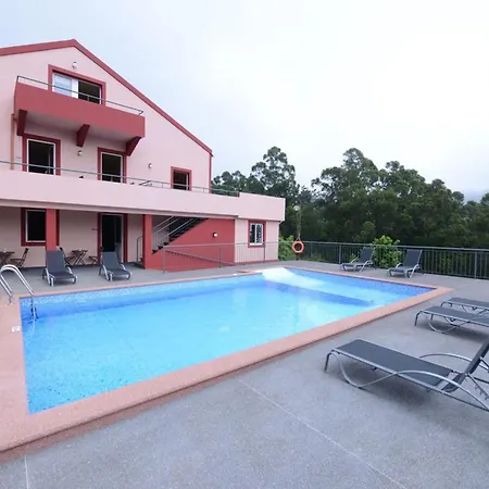 شقة Comfortable With Shared Pool In Prazeres, 150 M²