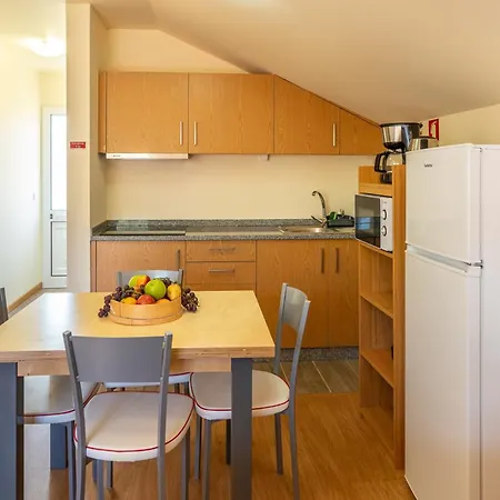 Apartamento Comfortable With Shared Pool In Prazeres, 150 M²
